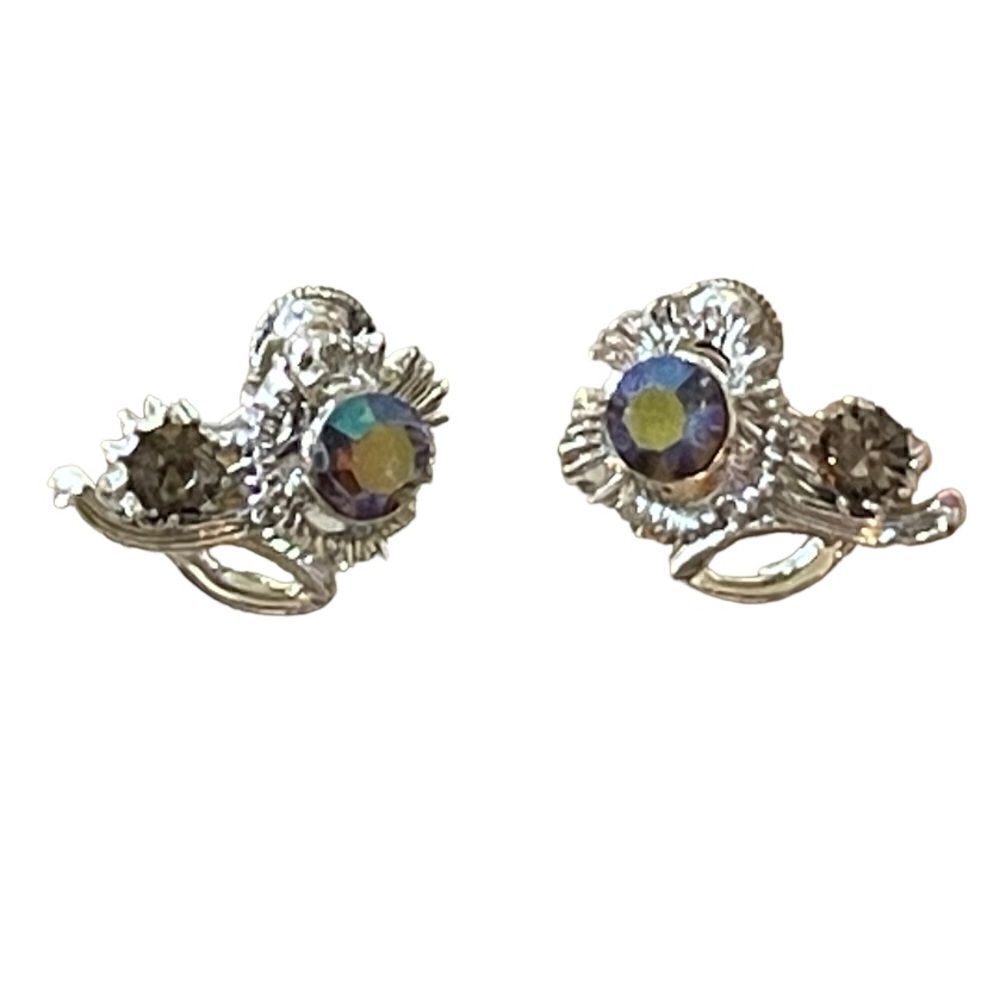 Vintage Lisner flower design silver tone earrings